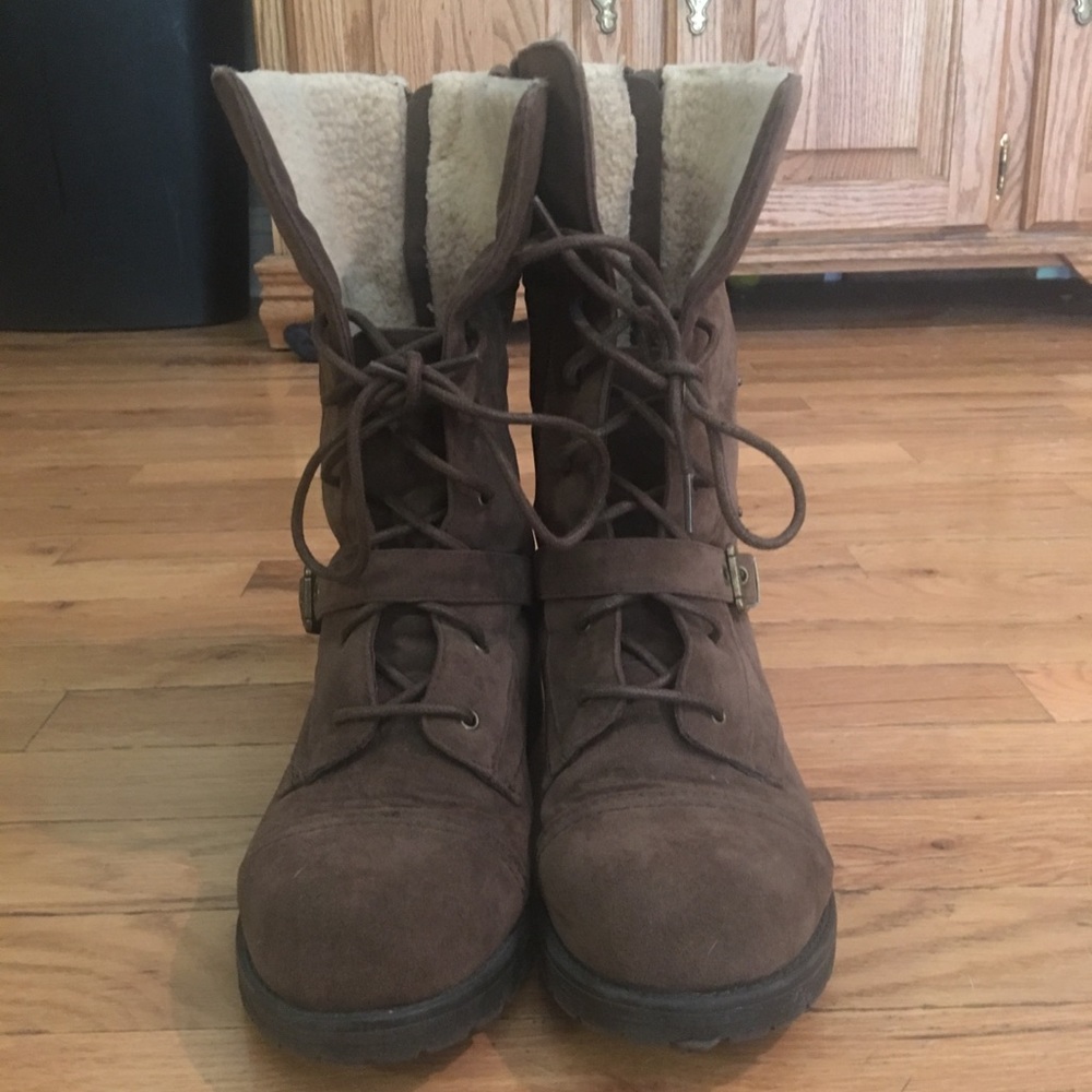 Shoedazzle combat boots with fur brown size 8